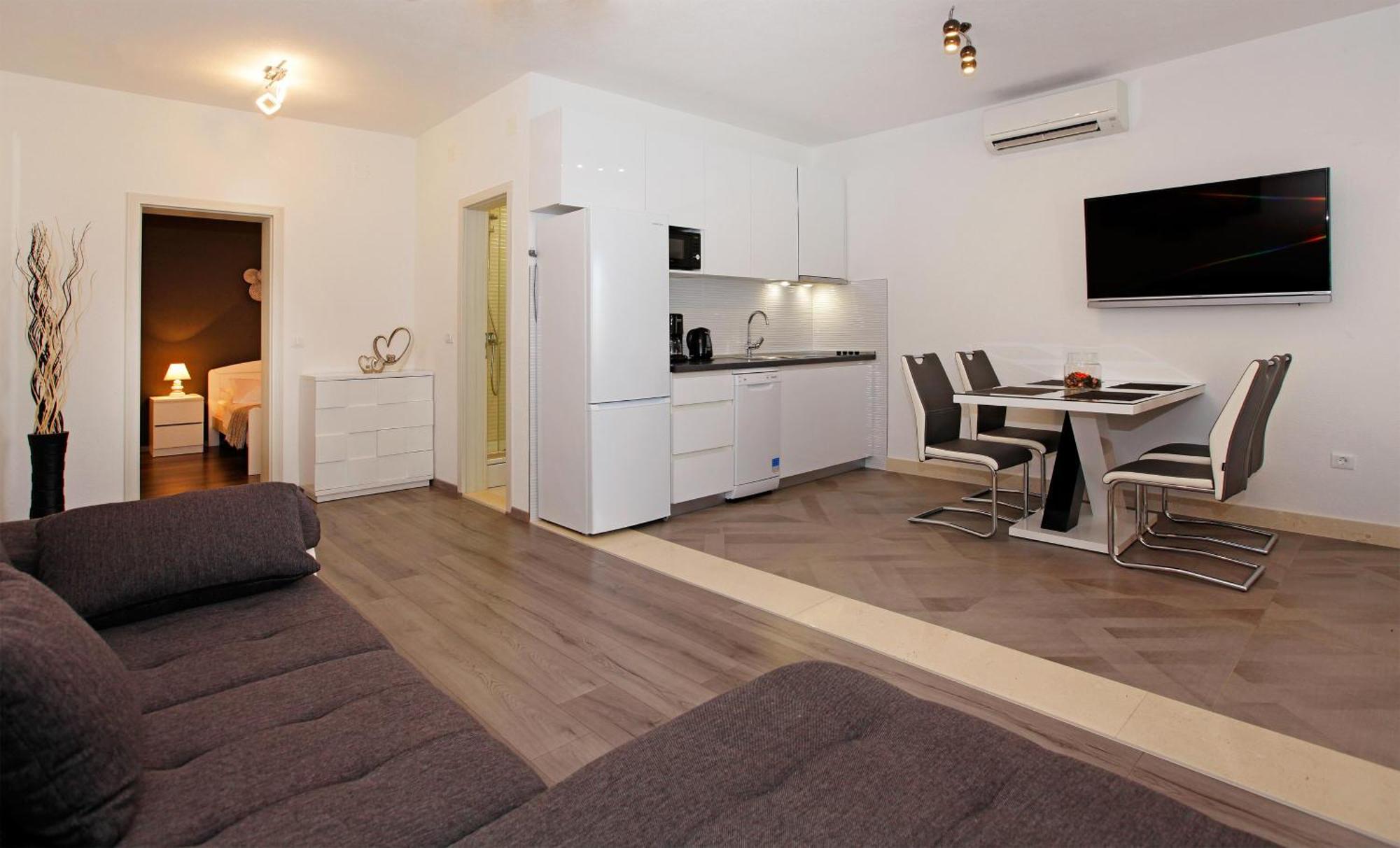 Apartments Toni Bol Buitenkant foto